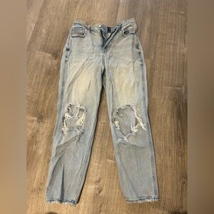 Hollister Ultra High Rise Mom Jeans (Vintage Stretch)